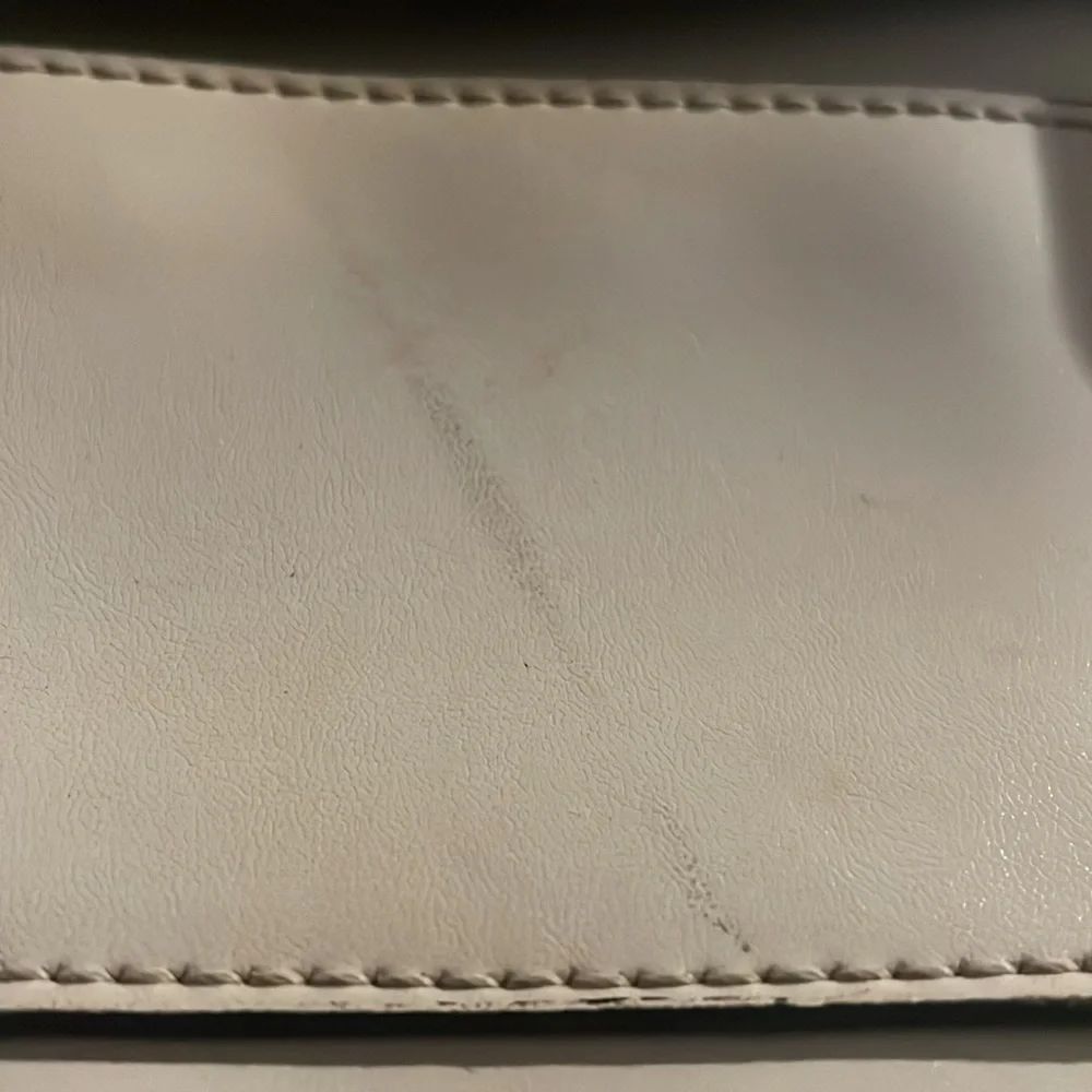 Guess vintage white